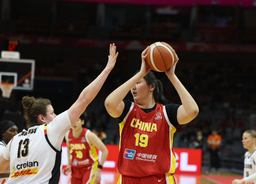 首败！中国女篮最多落后24分惨负比利时 张子宇20+11被轰17-0